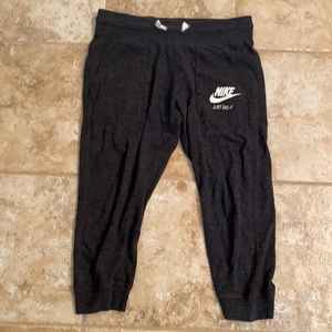 Nike Sportswear Cropped Pants